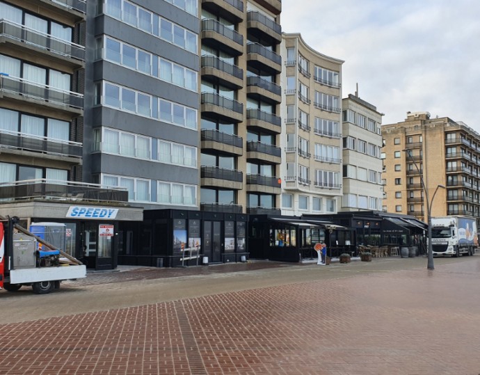 Gewerbeimmobilie in zentraler Lage am Zeedijk zu verkaufen